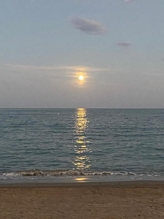 Casa Ibicenca En Benicasim A 3 Minutos De La Playa Apartment Benicassim Luaran gambar